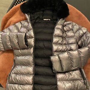Montcler Laiche Short Parka Metallic Silver•Fur Hood•DIST Down•RFID•Size 2